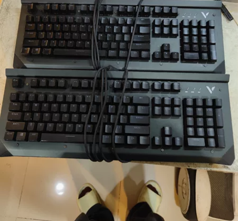 两个雷柏机械键盘，其中一个空格键失灵，另一...