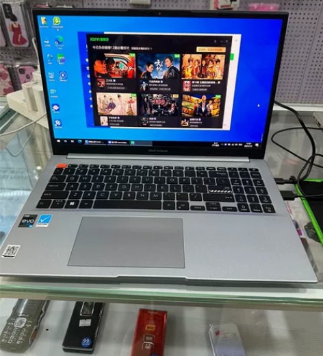 华硕无畏pro 15 成色完美 总共用了3...