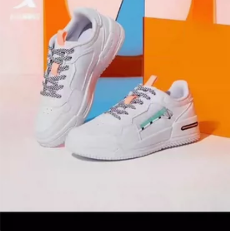 特步女子板鞋轻便耐磨防滑低帮系带透气减震休...