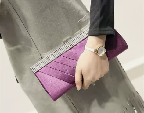 全新 带钻手拿蓝色宴会包 手拿斜挎有链条 ...