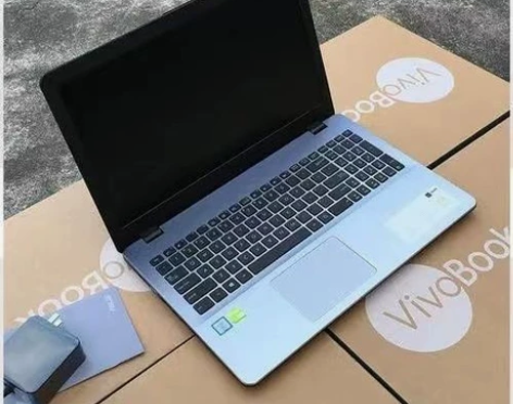 华硕笔记本电脑顽石fl800u，属于商务本...