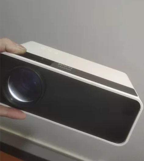 【特价转让】智能投影仪 家用高清家庭影院 ...