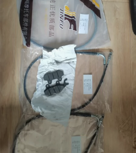 贝纳利红宝龙BJ150-29A 。油门拉线...