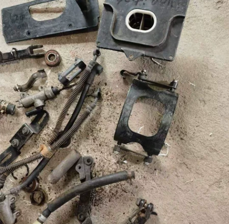 川崎油冷西风400配件  边称   一字泵...