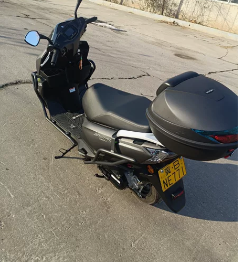 铃木Uy踏板摩托处理 新款的百万纪念版，原...