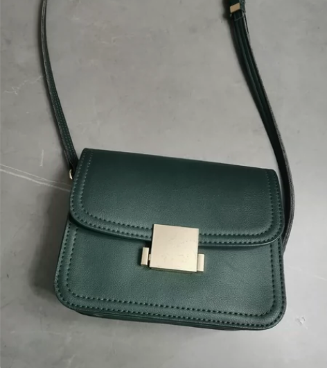 原价300多买的，只是五金件有磨损，其实还...