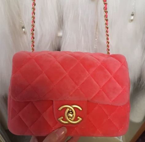 橘红色丝绒方胖子  背过一次95新 感兴趣...