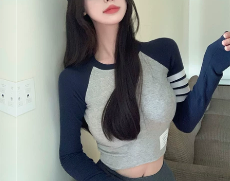 撞色拼接运动纯欲露脐高腰短款上衣秋修身紧性...