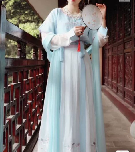 可换，玖宫阁汉服 ，悦心绣花袒领三件套，试...