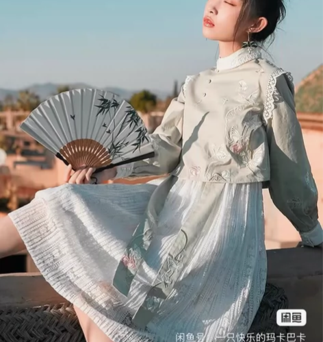 【十三余 小豆蔻儿】[香丛]刺绣立领上衣连...