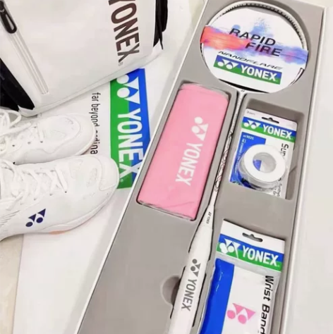 个人闲置 没发票 原价一千多尤尼克斯羽毛球...