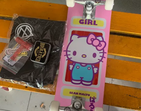 自用 girl 三丽鸥联名 九成新 送滑板...