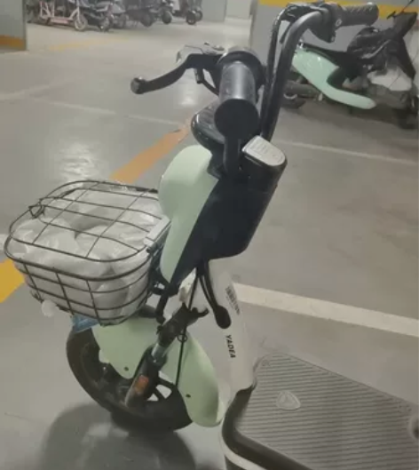 雅迪小电动车，今年暑期给孩子买的，孩子因上...