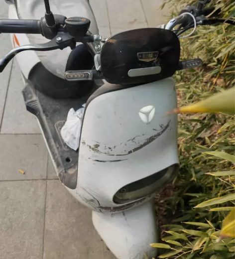 冠能4千多的那款，带续航公里车有点脏，没有...