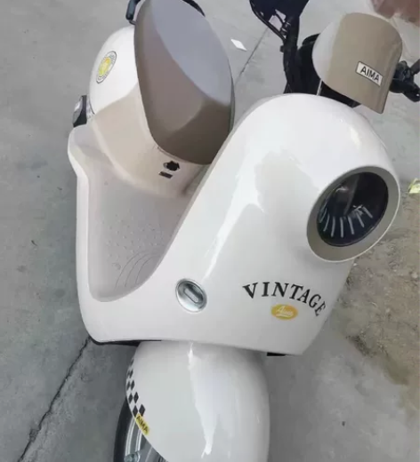 二手电动车雅迪爱玛款式品牌都有 9成新,外...