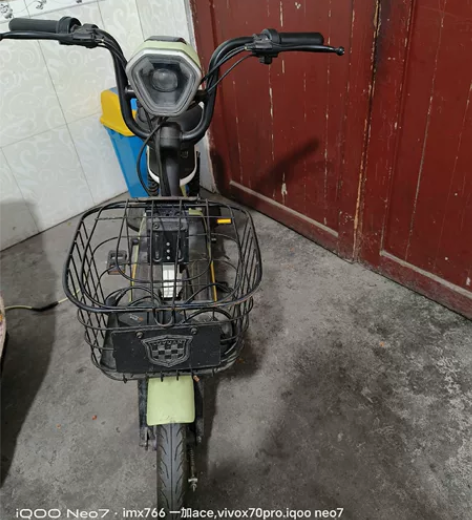 绿源绿牌电动自行车，不到3年车，放多骑少，...