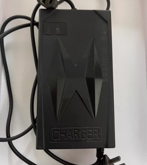 电动车充电器，48v—12安 感兴趣的话点...