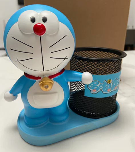 哆啦A梦笔筒，可爱蓝胖子笔筒摆件，树脂材质...