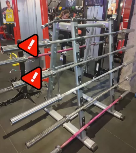 出杠铃架！可放十根杠铃杆。再送 corss...