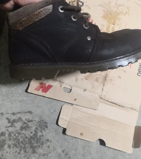 正品卡特中筒马丁靴，闲置转给有需要的朋友，...