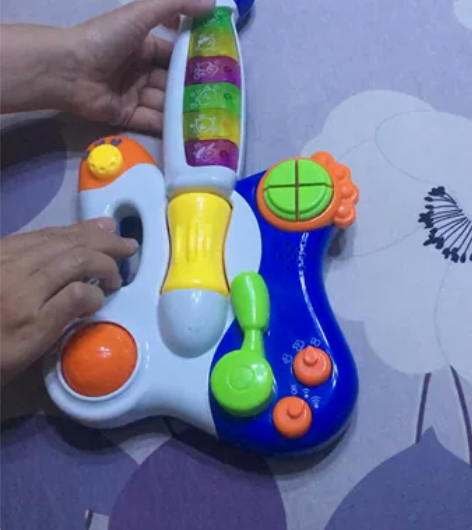 [转卖]贝恩施 多功能趣味吉他 儿童乐器 ...