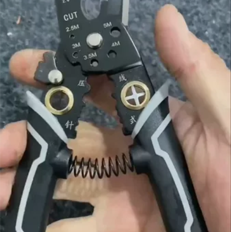 【五金店倒闭清仓包邮】高碳钢多功能剥线钳专...