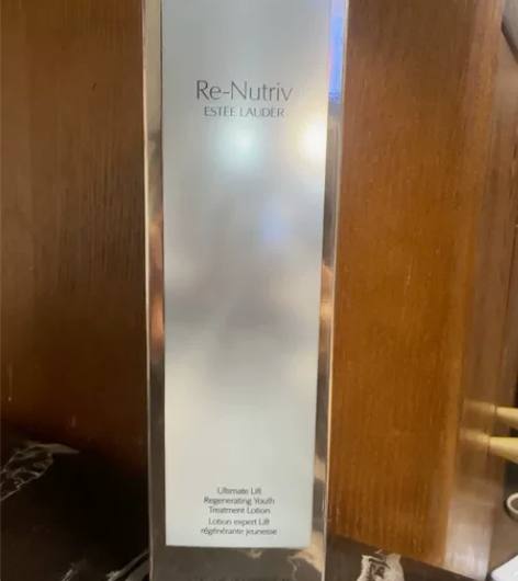 雅诗兰黛白金精华水200.ml，保质期新鲜...