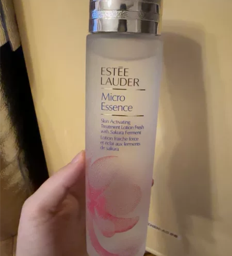 雅诗兰黛樱花水 按5年算日期还有2年,未拆...