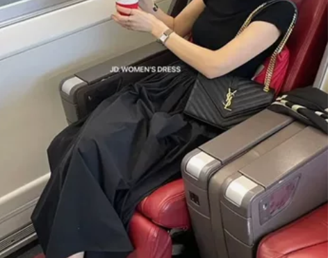 法式高级感黑色连衣裙女2023新款小众气质...