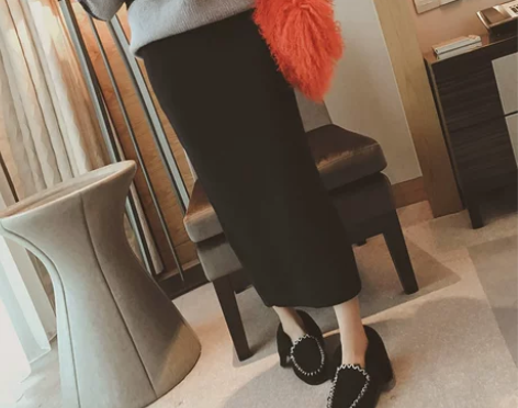 针织半身裙女秋冬黑色裙子冬天配毛衣中长款开...