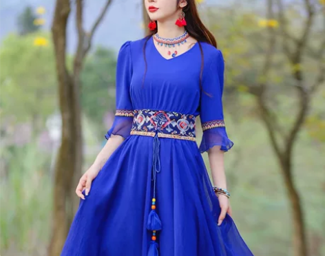 两人故事文艺范复古民族风连衣裙女刺绣七分袖...
