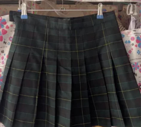 ?杨幂同款减龄学院风套装，短袖黑色T恤?绿...