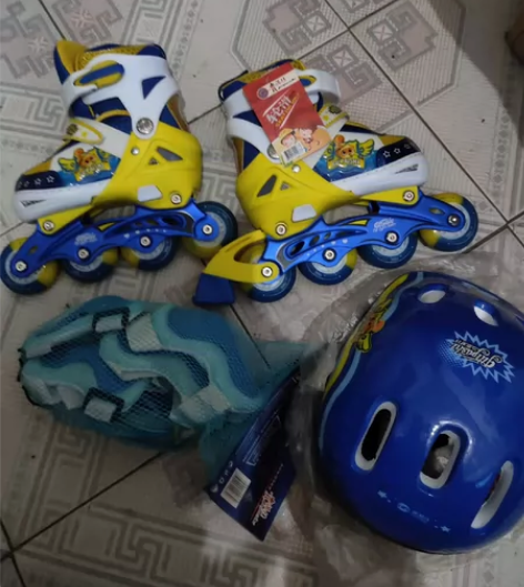 贵派仕旱冰鞋，S码适合平时鞋码27到32，...