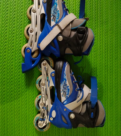 轮滑鞋35－37码 自提不邮寄 售出不退换...