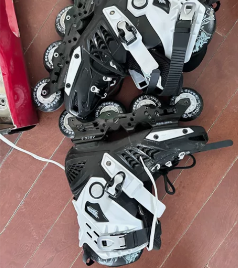 博锐 九九新旱冰鞋 42码 感兴趣的话点“...