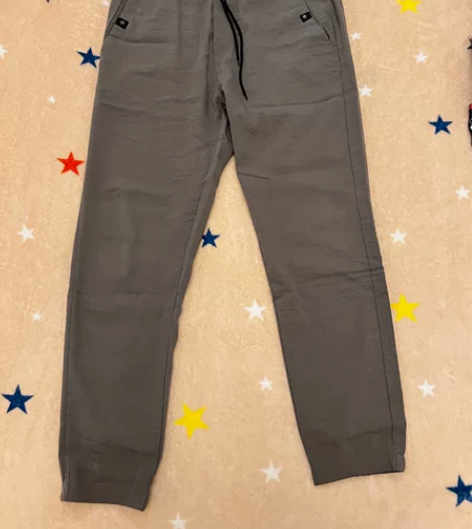 军绿色休闲裤 小脚口略微束脚效果显瘦 上身...