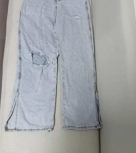 开叉破洞阔腿裤 感兴趣的话点“我想要”和我...