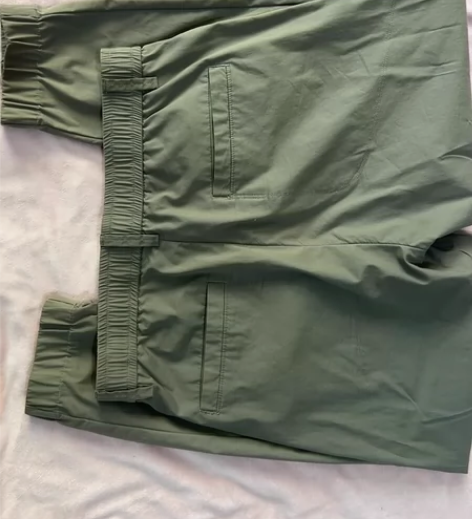 铅笔裤  全新 一次没穿  装酷买的300...