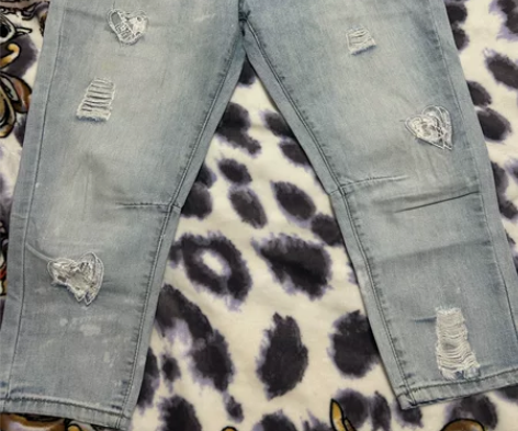 破洞牛仔裤七分裤 腰围37，臀围51，裤长...