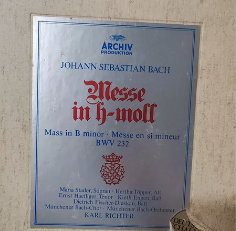 黑胶唱片店倒闭  原版二手国外唱片 低价处...