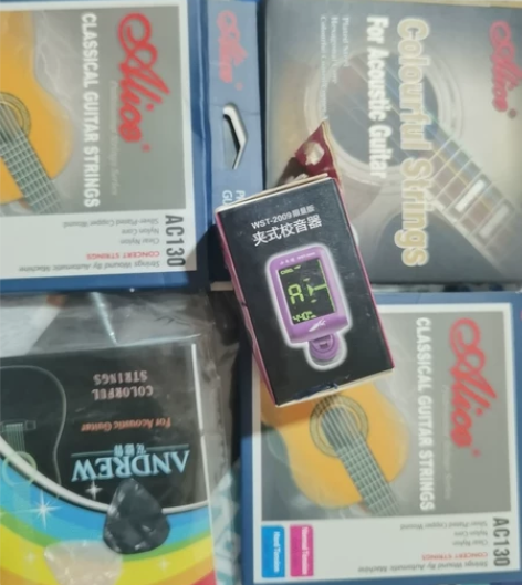 爱丽丝吉他彩弦 一套爱丽丝的彩弦，两套爱丽...