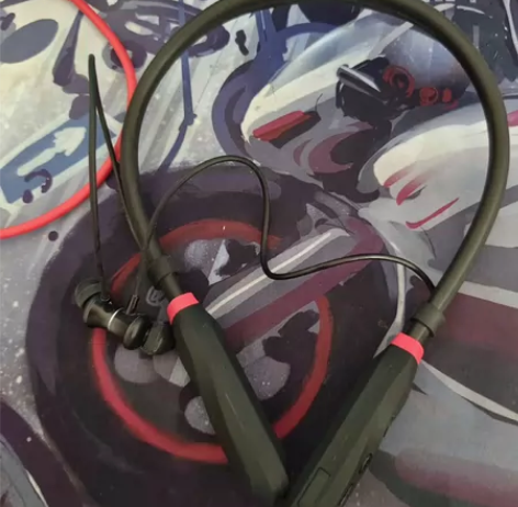 蓝牙运动耳机，音质感人，闲置不用了，灰功能...