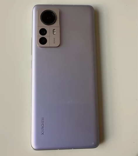 小米 12pro ，骄龙 8 处理器，8+...