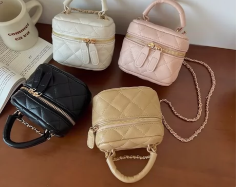 2023春夏新品手提迷你包菱格小香风链条包...