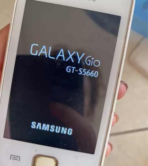 三星GT-s5660 带两块电池 一块原厂...