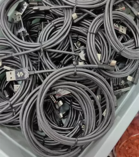 小米黑鲨Lightning1.8m苹果数据...