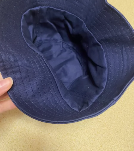 渔夫帽 全新 藏蓝色 质量很好 内里有绳子...