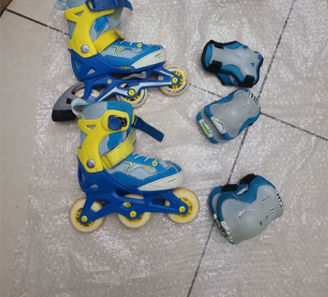 迪卡侬 儿童轮滑鞋（含全套护具） 溜冰鞋 ...