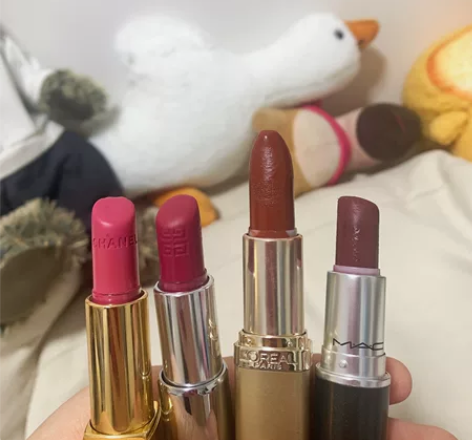 四支口红打包价80 单买一支25加邮费12...