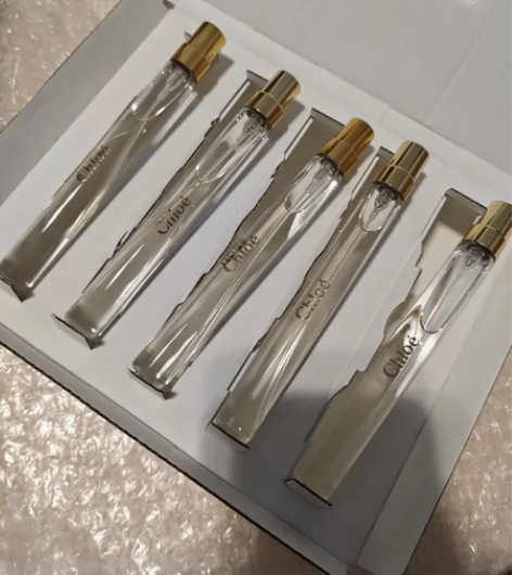 蔻依明星香水10ml，日上买的礼盒，转其中...